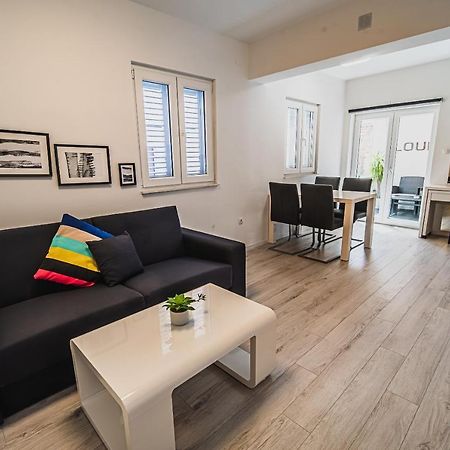 וודיצה Downtown Park Apartments With Balcony מראה חיצוני תמונה