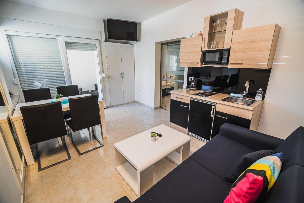 וודיצה Downtown Park Apartments With Balcony מראה חיצוני תמונה