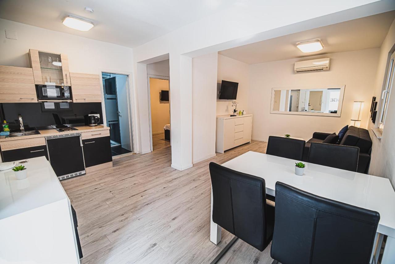 וודיצה Downtown Park Apartments With Balcony מראה חיצוני תמונה