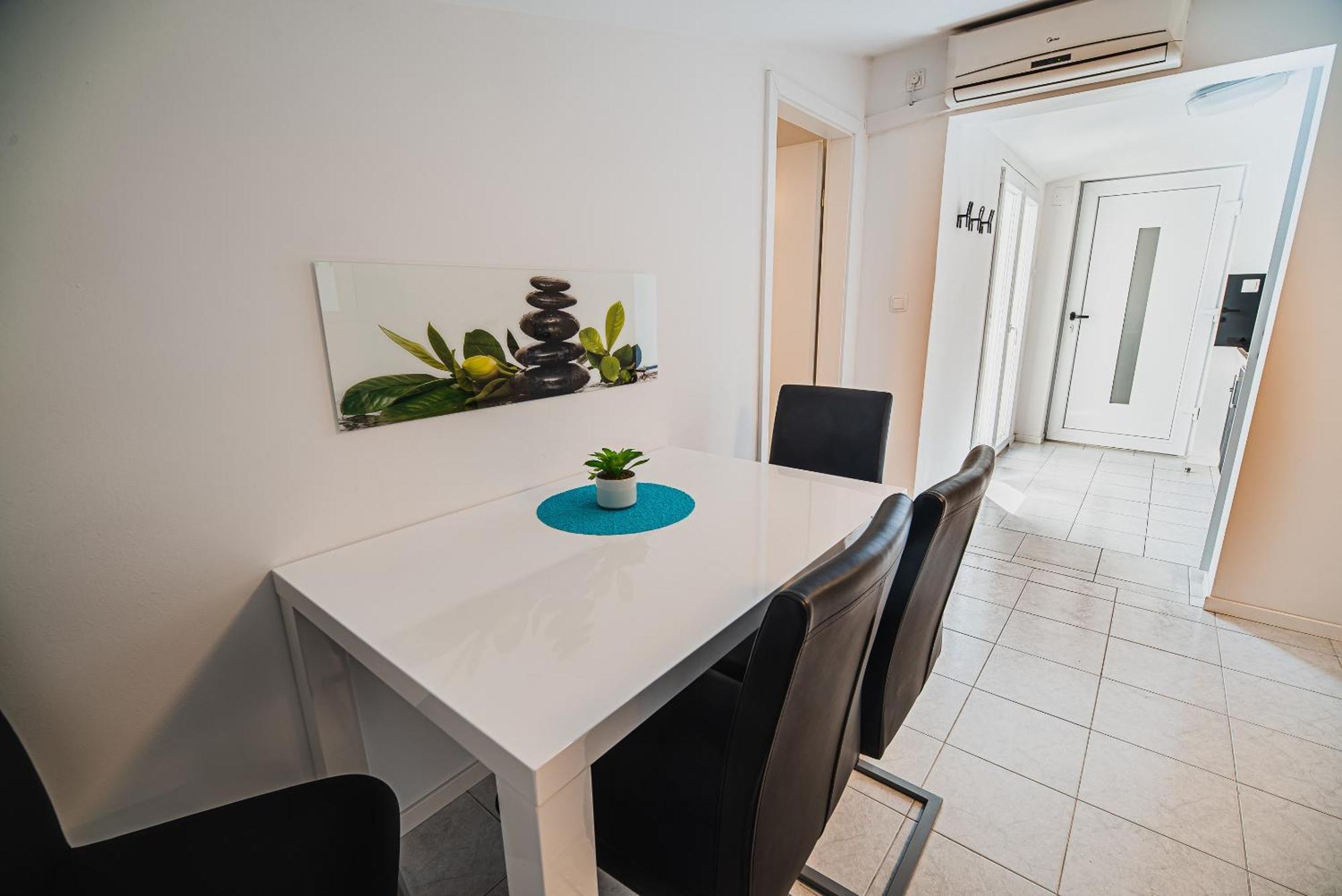וודיצה Downtown Park Apartments With Balcony חדר תמונה