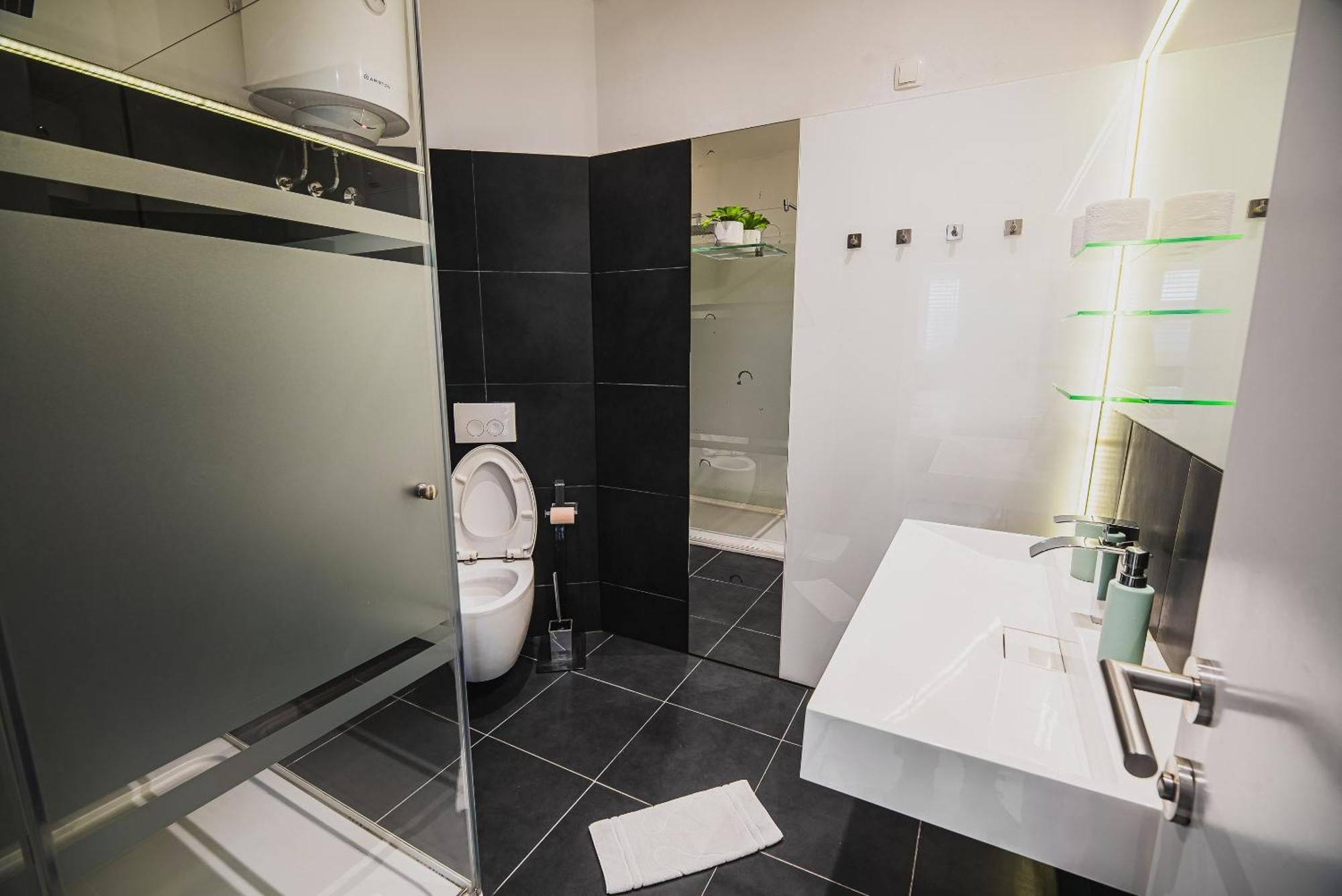 וודיצה Downtown Park Apartments With Balcony חדר תמונה