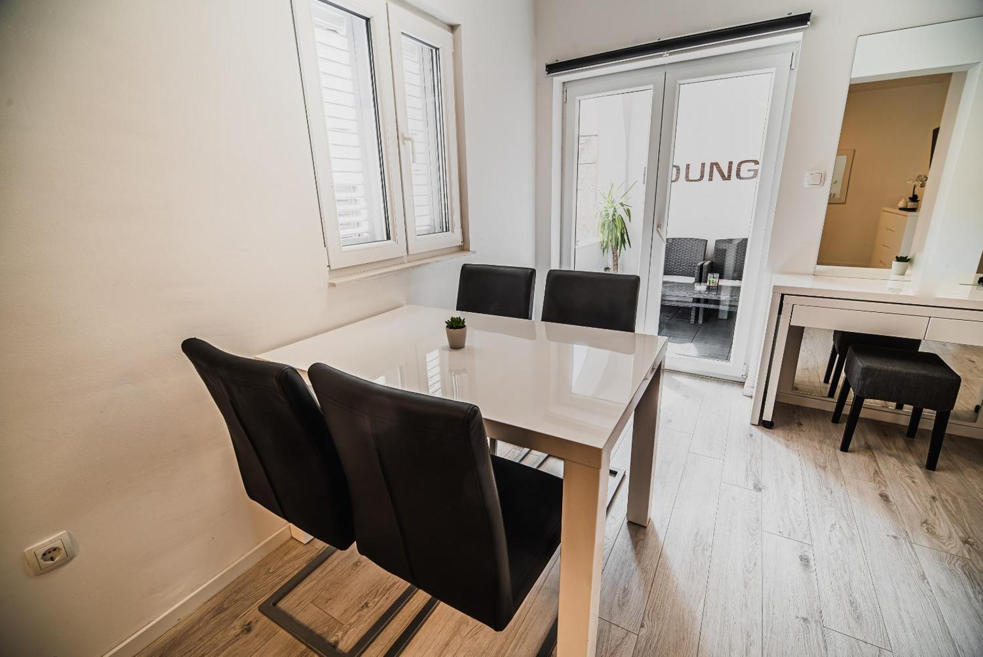 וודיצה Downtown Park Apartments With Balcony חדר תמונה