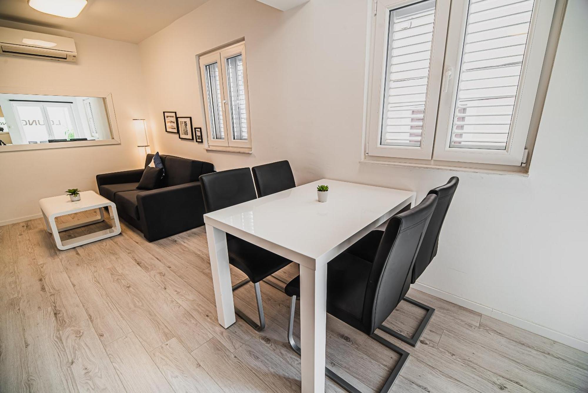 וודיצה Downtown Park Apartments With Balcony חדר תמונה