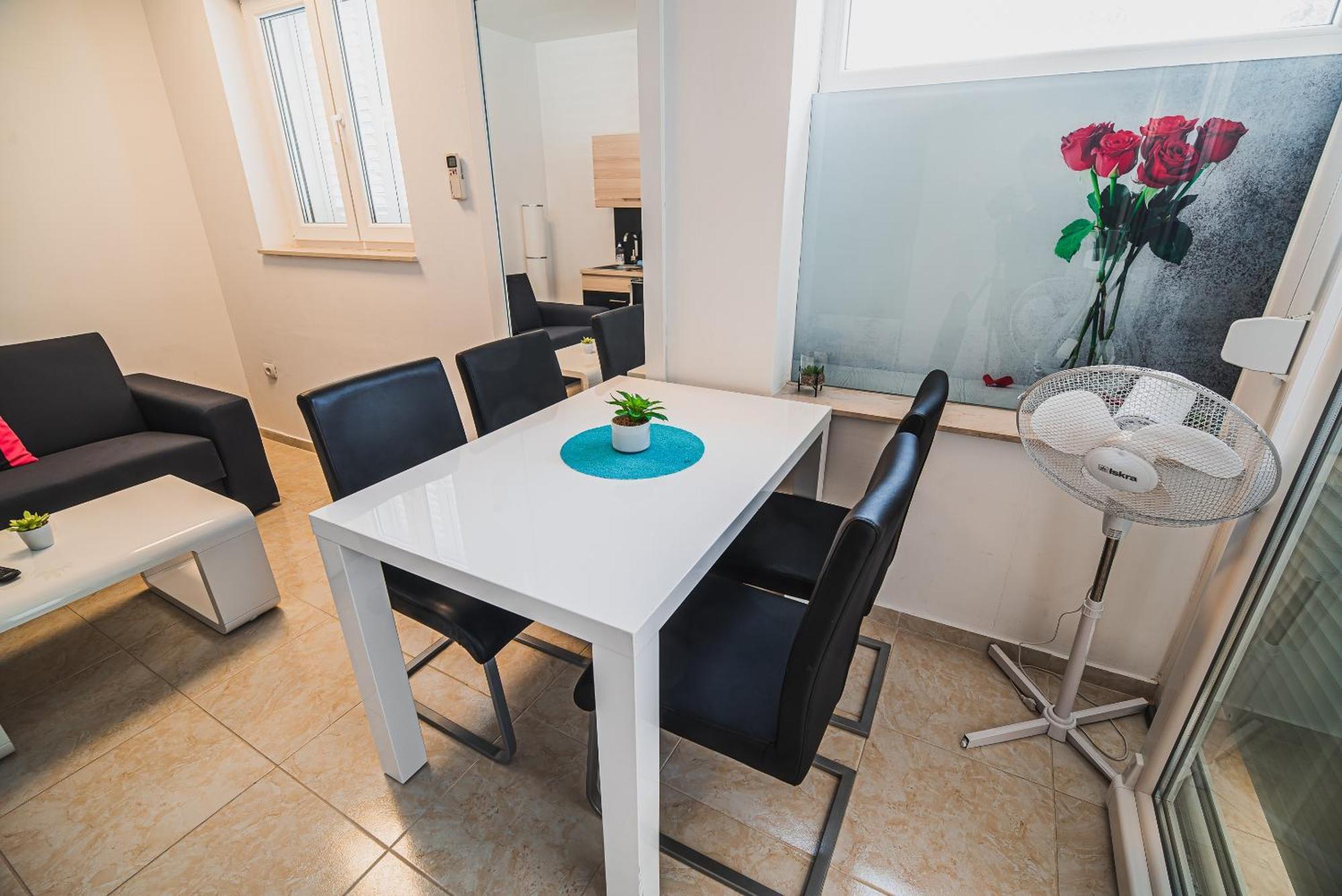 וודיצה Downtown Park Apartments With Balcony חדר תמונה